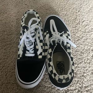 vans checker print low top
